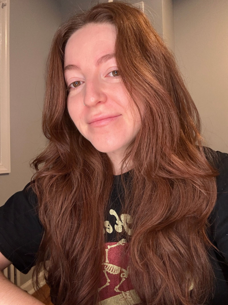 Allure editor Elizabeth Gulino poses for a makeup free selfie.